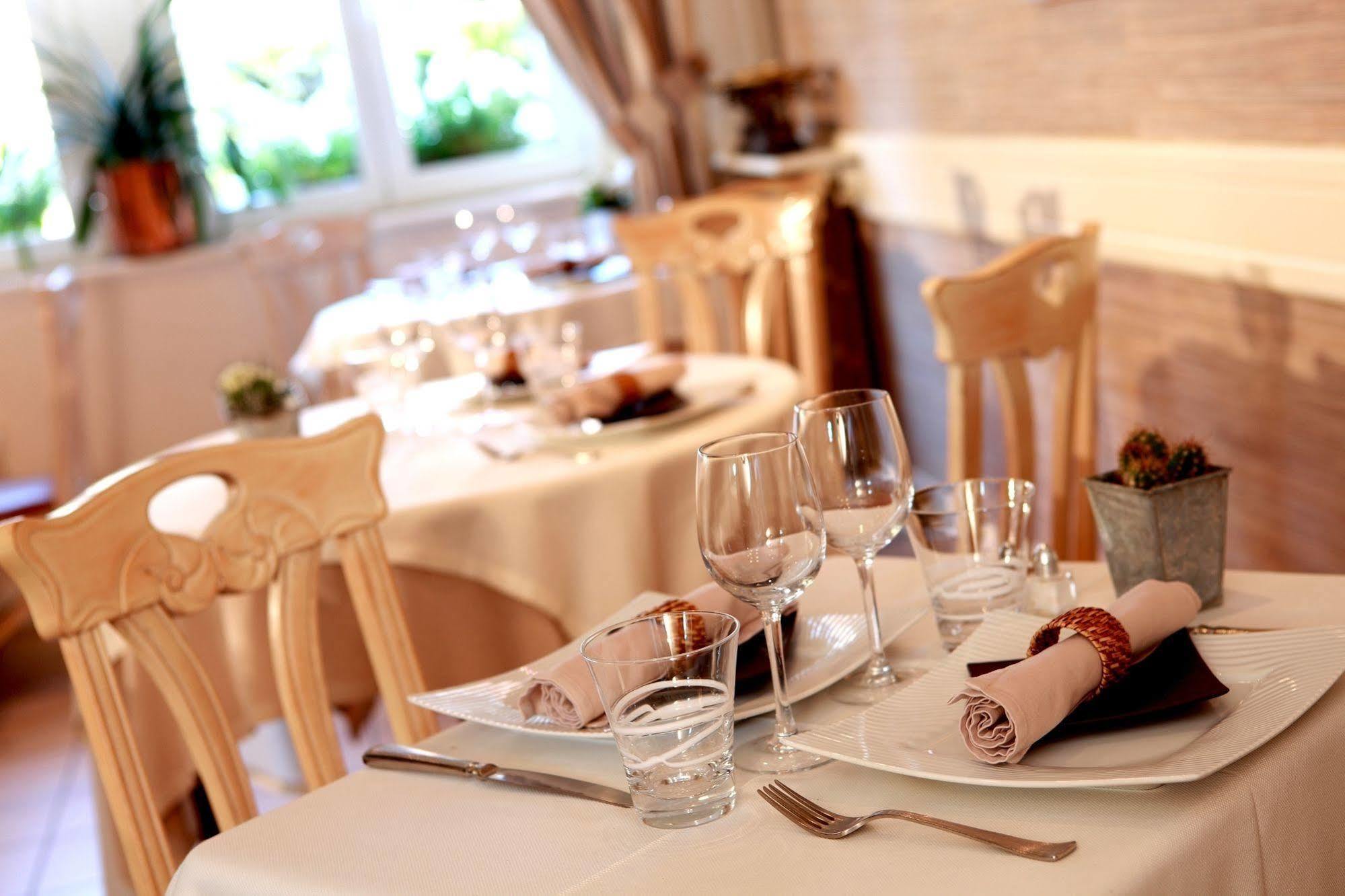Logis Burnel Et La Cle Des Champs Otel Rouvres-en-Xaintois Dış mekan fotoğraf