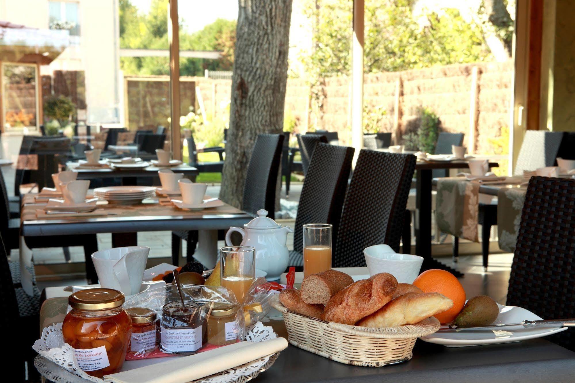 Logis Burnel Et La Cle Des Champs Otel Rouvres-en-Xaintois Dış mekan fotoğraf